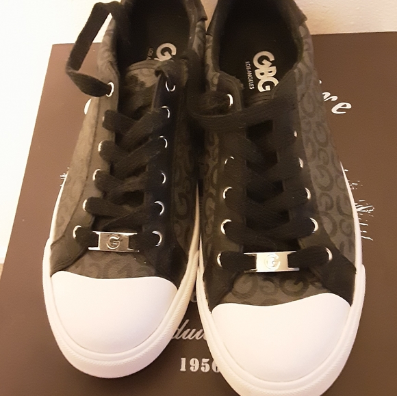 Guess Shoes Size 8 Canvas Monogram Sneakers NWOT - Picture 11 of 16
